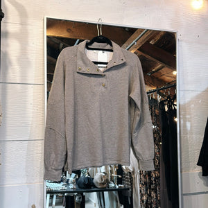 Striped&Button Sweatshirt