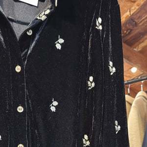 Floral EMB Velvet Blouse