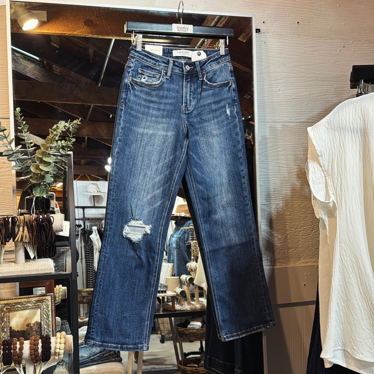 HR RippedKnee Straight Jeans